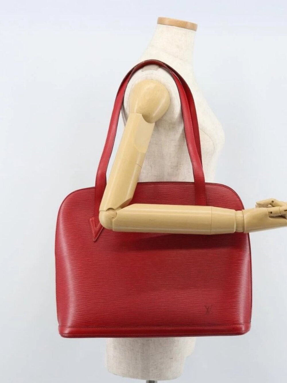 LOUIS VUITTON Epi Lussac Shoulder Bag Red M52287 LV Auth 172360